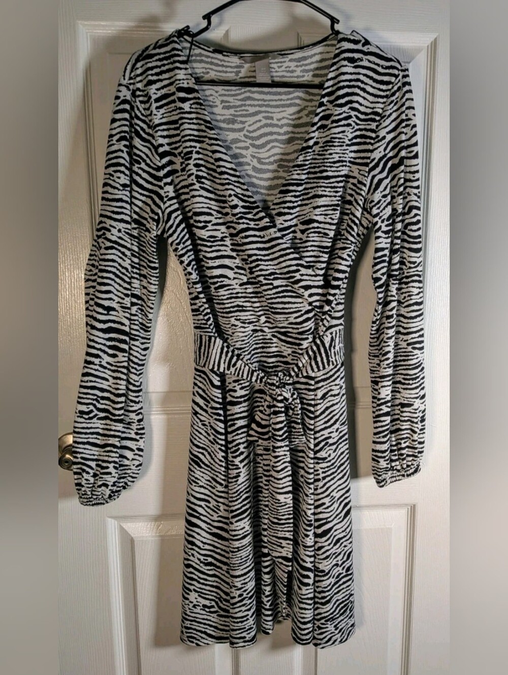 H&M Zebra Print Wrap Dress Medium Black White V-neck, Long Sleeves Tie-waist